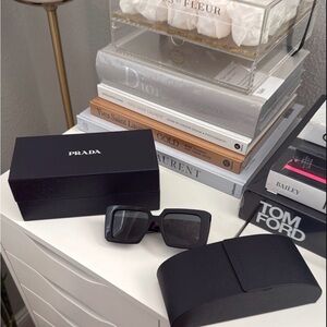 Prada Elegant Black Oversized Sunglasses